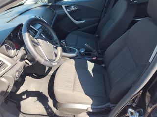 Opel Astra 2010-thumb-6