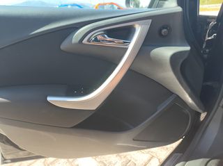Opel Astra 2010-thumb-13