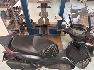 Piaggio Beverly 400 2022-thumb-8
