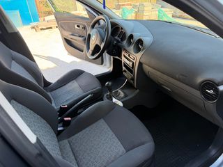 Seat Cordoba 2006-thumb-15