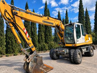 Εκσκαφέας Με Λάστιχα Liebherr 2011 A 904 C