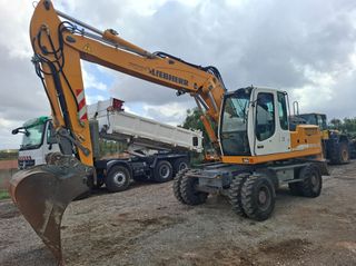 Εκσκαφέας Με Λάστιχα Liebherr 2011 A 904 C