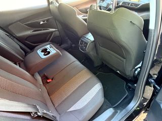 Peugeot 3008 2020 1.2 PURETECH STYLE-thumb-8