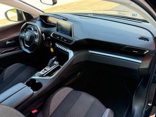 Peugeot 3008 2020 1.2 PURETECH STYLE-thumb-9