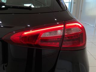 Mercedes-Benz A 180 2020 STYLE 1.3-thumb-10