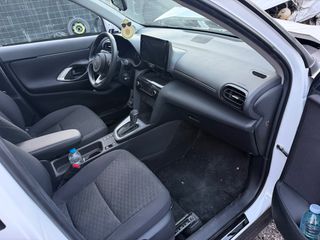 Toyota Yaris Cross 2025-thumb-8