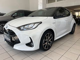 Toyota Yaris 2021 Premier Edition-thumb-2
