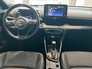 Toyota Yaris 2021 Premier Edition-thumb-11