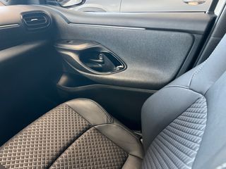 Toyota Yaris 2021 Premier Edition-thumb-13