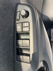 Toyota Yaris 2021 Premier Edition-thumb-26