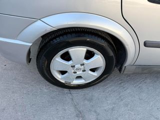 Opel Astra 2001-thumb-15