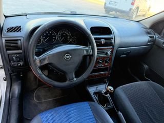 Opel Astra 2001-thumb-16