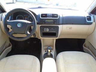 Skoda Fabia 2008 1.4 16V AMBIENTE-thumb-8