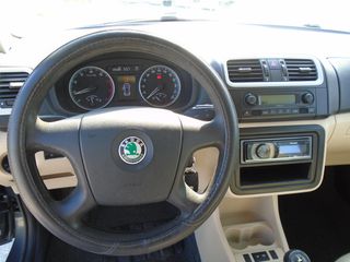 Skoda Fabia 2008 1.4 16V AMBIENTE-thumb-11