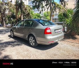Skoda Octavia 2011-thumb-4