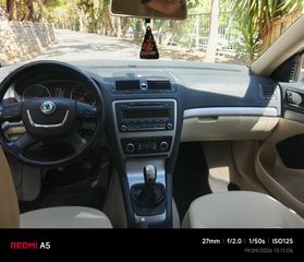 Skoda Octavia 2011-thumb-17