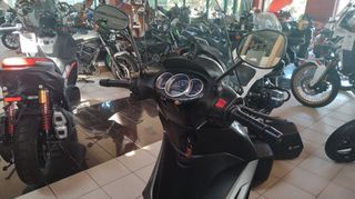 Piaggio Beverly 350 2012-thumb-4