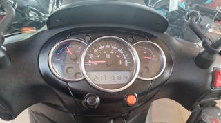 Piaggio Beverly 350 2012-thumb-9