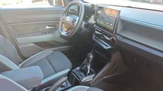 Dacia Duster 2025 EXTREME TCe 130HP-thumb-6