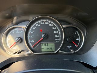 Toyota Yaris 2016 1.4 D-4D DIESEL-thumb-13