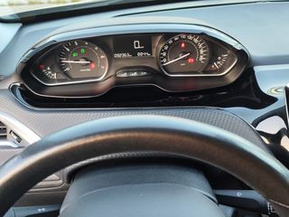 Peugeot 2008 2017-thumb-12