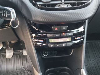 Peugeot 2008 2017-thumb-14