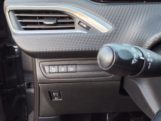 Peugeot 2008 2017-thumb-16