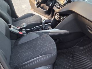 Peugeot 2008 2017-thumb-20