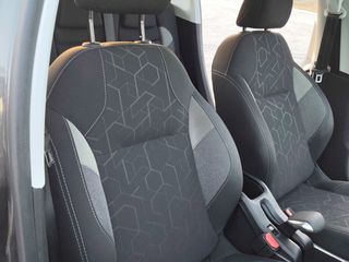 Peugeot 2008 2017-thumb-21