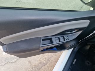 Toyota Yaris 2014 1ο χέρι ελληνικής αντιπροσωπείας-thumb-10