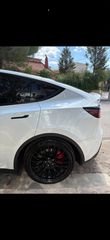 Tesla Model Y 2022 PERFORMANCE-thumb-2