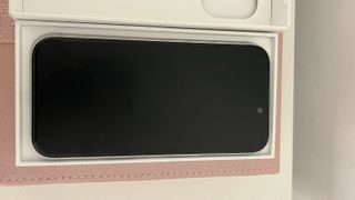 iPhone 16 White 128GB-thumb-3