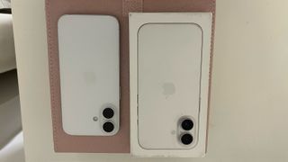 iPhone 16 White 128GB-thumb-5