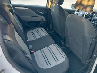Fiat Punto 2012-thumb-19
