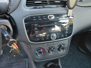 Fiat Punto 2012-thumb-27