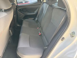 Toyota Yaris 2022 1.5 HYBRID HDF 116HP _ BUSINESS _ ΕΛΛΗΝΙΚΟ _ ΕΓΓΥΗΣΗ-thumb-8
