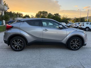 Toyota C-HR 2017 Automatic-thumb-12