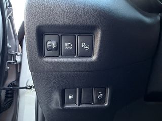 Toyota C-HR 2017 Automatic-thumb-52