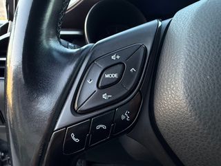 Toyota C-HR 2017 Automatic-thumb-40