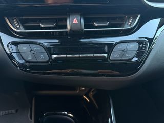 Toyota C-HR 2017 Automatic-thumb-48