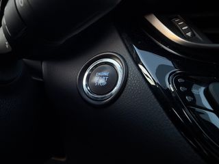 Toyota C-HR 2017 Automatic-thumb-53