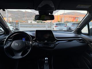 Toyota C-HR 2017 Automatic-thumb-38