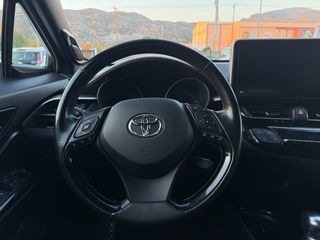 Toyota C-HR 2017 Automatic-thumb-39