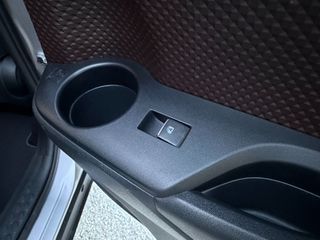 Toyota C-HR 2017 Automatic-thumb-55