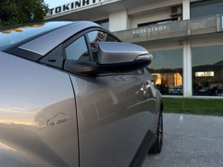 Toyota C-HR 2017 Automatic-thumb-22