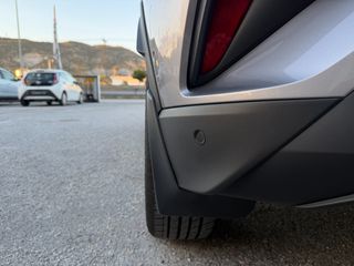 Toyota C-HR 2017 Automatic-thumb-24