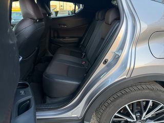 Toyota C-HR 2017 Automatic-thumb-29