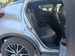Toyota C-HR 2017 Automatic-thumb-31