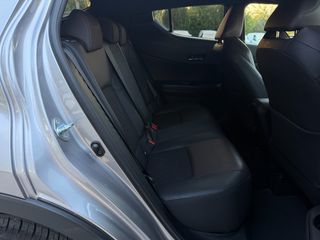 Toyota C-HR 2017 Automatic-thumb-32