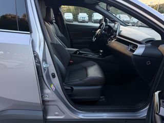 Toyota C-HR 2017 Automatic-thumb-33